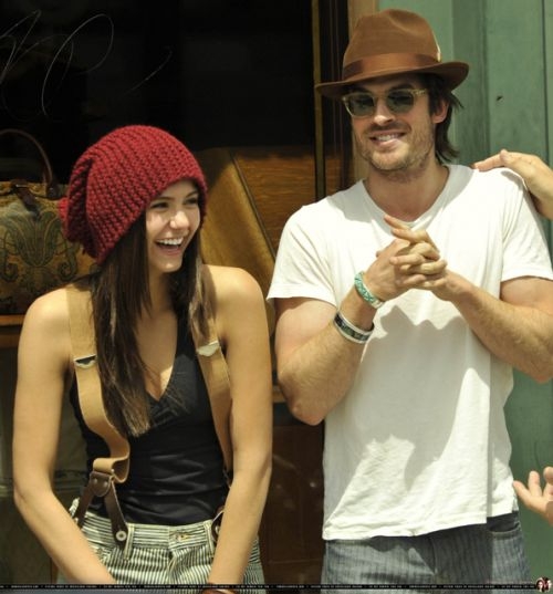 nina-dobrev-tdP8jP - ��� �����������